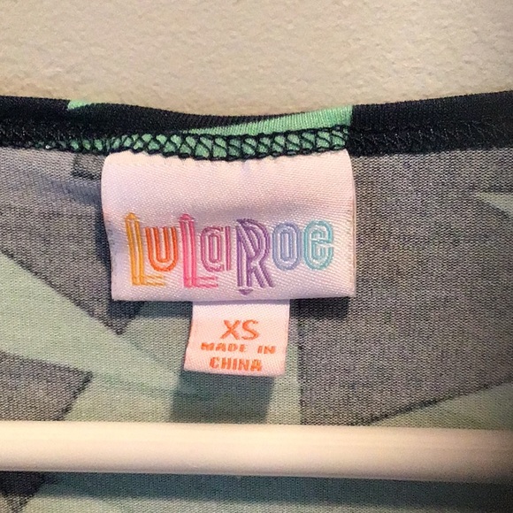 LuLaRoe Green/Blue Short Sleeve Tunic XS Longer Back Geometric Design - Picture 2 of 3